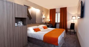 Postel nebo postele na pokoji v ubytování Best Western Plus Monopole Métropole