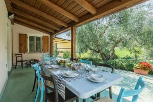A garden outside Villa Rosa