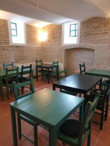 A restaurant or other place to eat at Villa Mimi