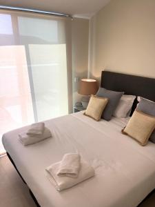 Postel nebo postele na pokoji v ubytování Luxury Penthouse Gerardo - The View Fuengirola