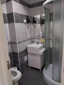 Kopalnica v nastanitvi Atina Lux Hostel