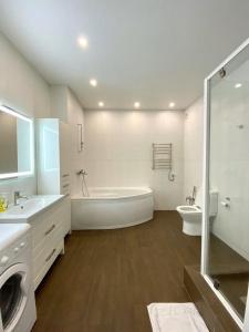 Phòng tắm tại Gagarin Plaza Stylish Apartment