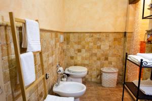 Een badkamer bij A CASA DI SARA