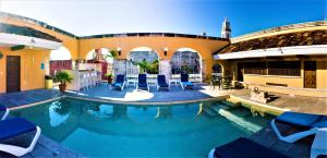 Bazén v ubytování Hotel Caribe Merida Yucatan nebo v jeho okolí
