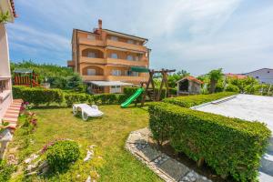 Zahrada ubytování Apartments Anica