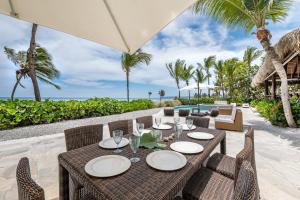 Restaurace v ubytování Luxury Cap Cana Villas for Rent
