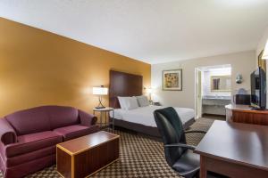 Μια τηλεόραση ή/και κέντρο ψυχαγωγίας στο Americas Best Value Inn Wadesboro