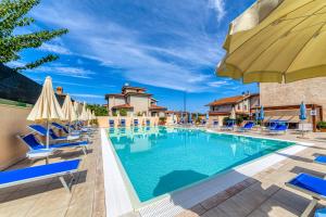 Bazén v ubytovaní Hotel Le Torri alebo v jeho blízkosti