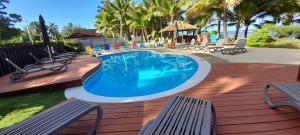 Vista sulla piscina di Avana Waterfront Apartments o su una piscina nei dintorni