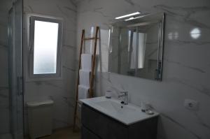 Kúpeľňa v ubytovaní CASA MAR AZUL + 11 fotografií