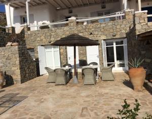 Patio nebo venkovní prostory v ubytování Navy Blue Suites