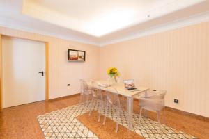 Gallery image of Ristorante Hotel Lucia - 100 mt dal mare in Giulianova