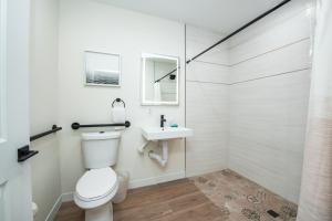 Casey Key Resorts - Beachfront的一间浴室