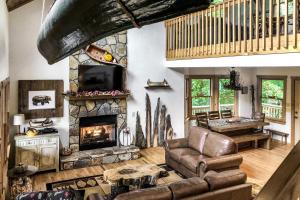 Posezení v ubytování Canoe Creek Cabin