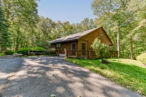 Gallery image of Tall Oaks Retreat in McHenry