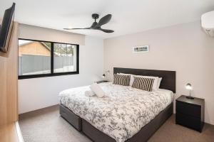 Postel nebo postele na pokoji v ubytování Town Scape - Margaret River