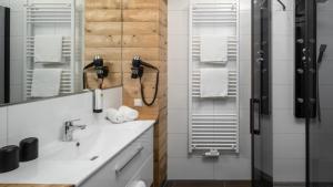 Koupelna v ubytování BODETALER BASECAMP LODGE - Bergsport- und Naturerlebnishotel
