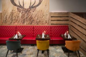 Posezení v ubytování BODETALER BASECAMP LODGE - Bergsport- und Naturerlebnishotel