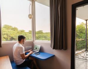Balkón nebo terasa v ubytování Minimalist Poshtel & Suites
