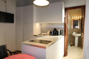 Kuchnia lub aneks kuchenny w obiekcie Del Parque Flats Alvarez Suite