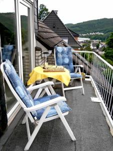Een balkon of terras bij Ferienwohnung Lenneblick