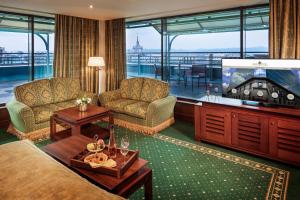 A seating area at Grand Hotel Sofia