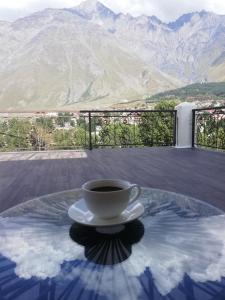 Nespecifikovaný výhled na hory nebo výhled na hory při pohledu z hotelu