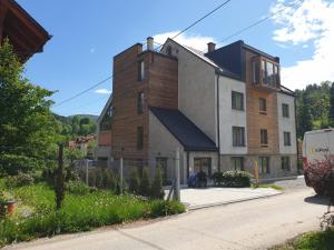 Budova, v ktorej sa apartmán nachádza