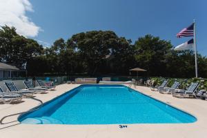 Bazén v ubytování A Beach Breeze Inn nebo v jeho okolí