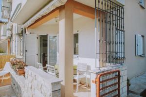Ein Balkon oder eine Terrasse in der Unterkunft Apartman Hola
