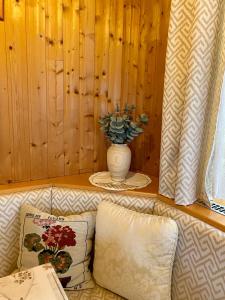 A seating area at Waldruhe Appartements
