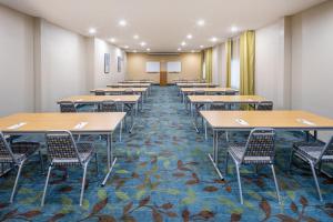 The business area and/or conference room at Candlewood Suites Windsor Locks, an IHG Hotel