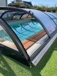 a side view of a car with a roof deck at Villa Charles & Ashton in Sarzeau