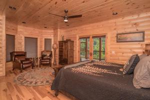 加特林堡的住宿－Roaring Fork Lodge，相簿中的一張相片
