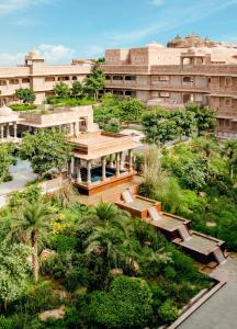 Six Senses Fort Barwara Sawai Madhopur外面的花园