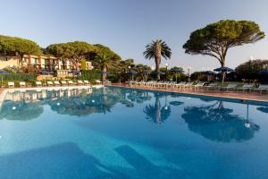 The swimming pool at or close to Hotel Desiree