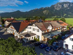 Nespecifikovaný výhled na hory nebo výhled na hory při pohledu z hotelu