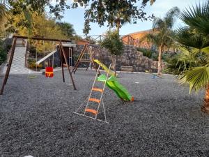 Zona de joacă pentru copii de la Arcobaleno dell'Etna