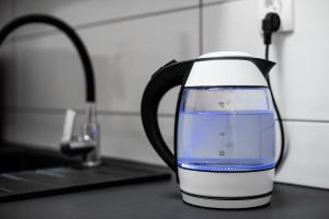 Pokoje Bytów的咖啡和沏茶工具