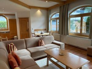 A seating area at Appartement Erler