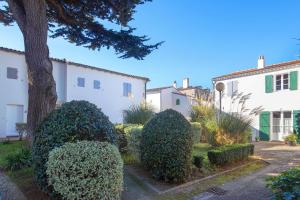 Vườn quanh Appartement SAINT CLAIR proche du Port +4 ảnh