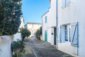 Tòa nhà nơi căn hộ tọa lạc