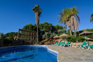 Bazén v ubytování Tu Villa Rural Alakran 2 Dormitorios Piscina privada nebo v jeho okolí