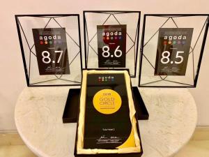 Certifikat, nagrada, znak ali drug dokument, ki je prikazan v nastanitvi Tulip Hotel 3