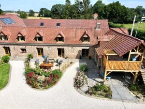 Vaade majutusasutusele La Mésangeraie Gîte Chambres d'hôtes linnulennult