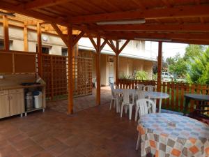 Η κουζίνα ή μικρή κουζίνα στο Ágnes Vendégház