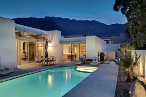 Gallery image of Plush Pad Palm Springs Permit# 2937 in Palm Springs