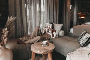 Posezení v ubytování Jufenalm BOHO Hotel & Restaurant