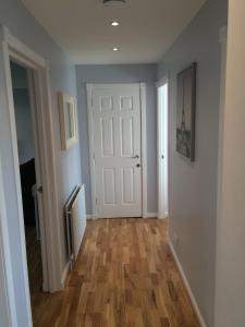 Φωτογραφία από το άλμπουμ του Flat Three, 212 Eaglesham Road, East Kilbride, Glasgow σε East Kilbride