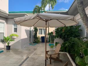Patio nebo venkovní prostory v ubytování Tiana Beach Inn